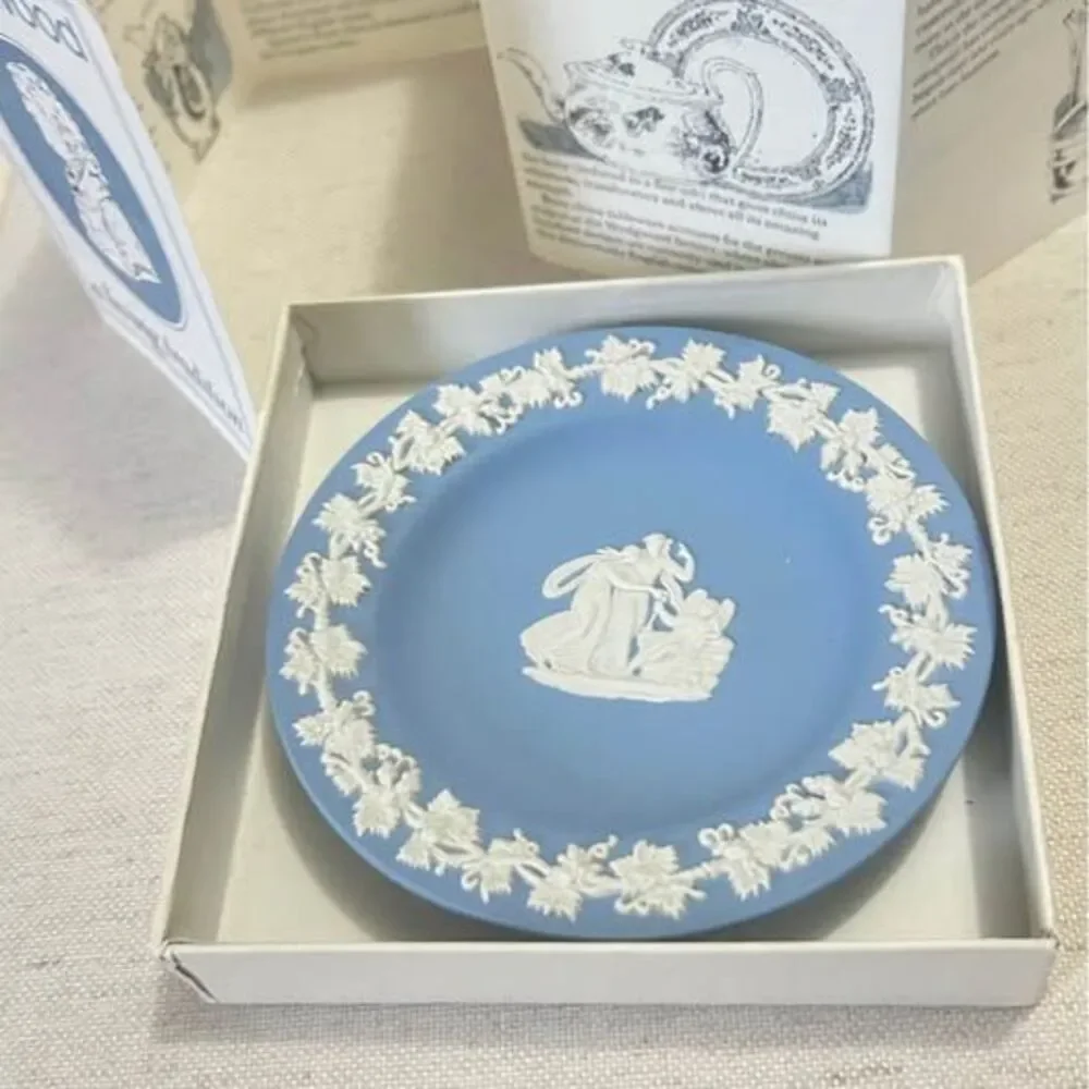 Wedgwood Blue Jasperware Collector Small Plate NOS Item - Picture 3 of 3
